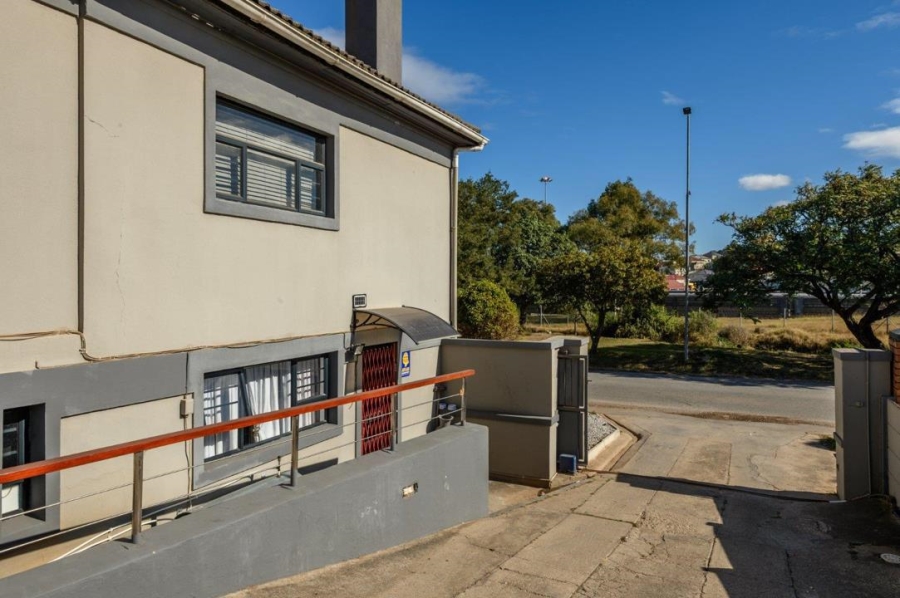 5 Bedroom Property for Sale in Van Riebeeck Hoogte Eastern Cape